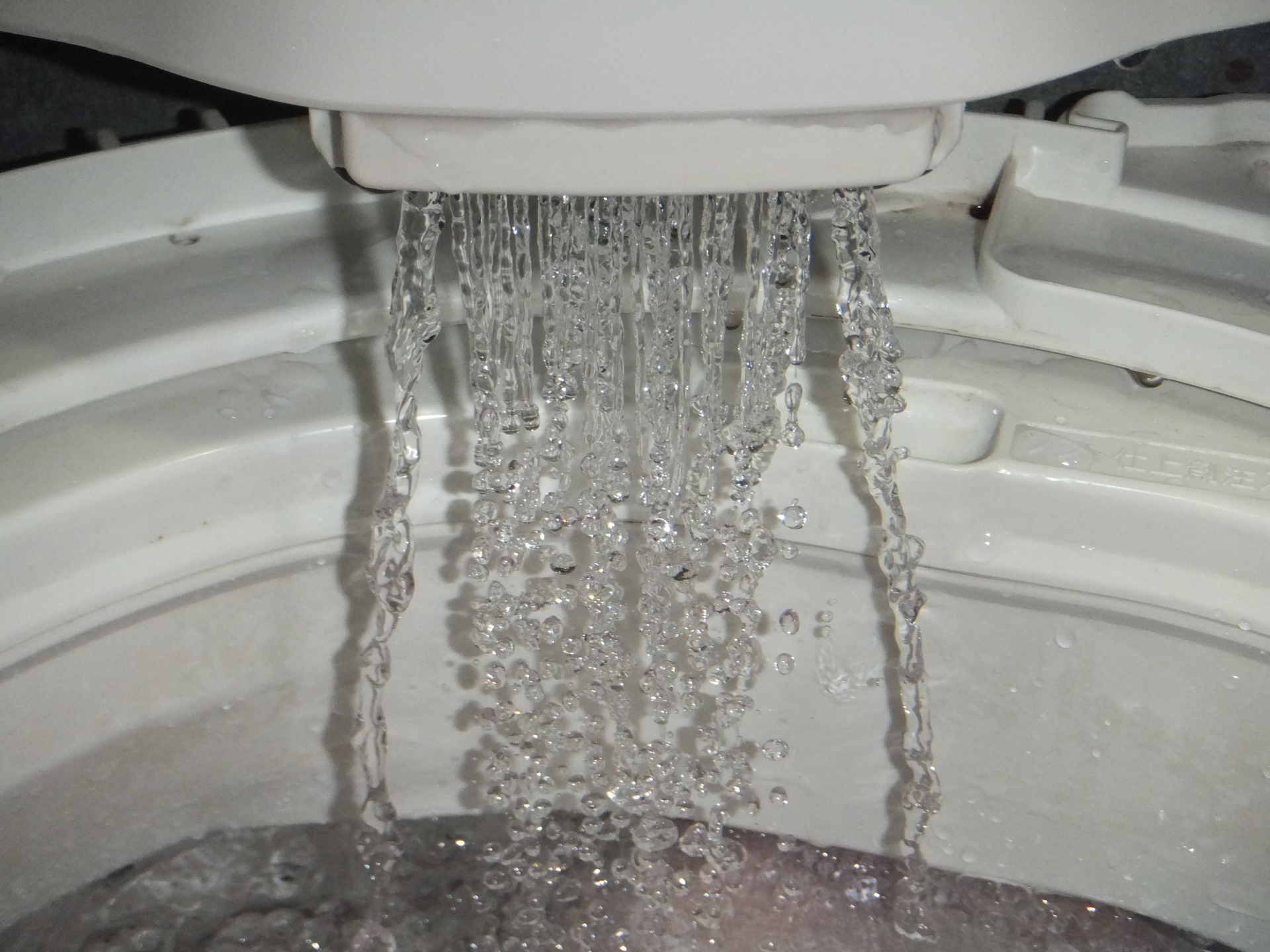 洗濯機の水が少ししか出ない!水の出が悪い時の直し方、原因チェック方法|生活の知恵大全 洗濯機の水が少ししか出ない!水の出が悪い時の直し方、原因チェック方法|生活の知恵大全