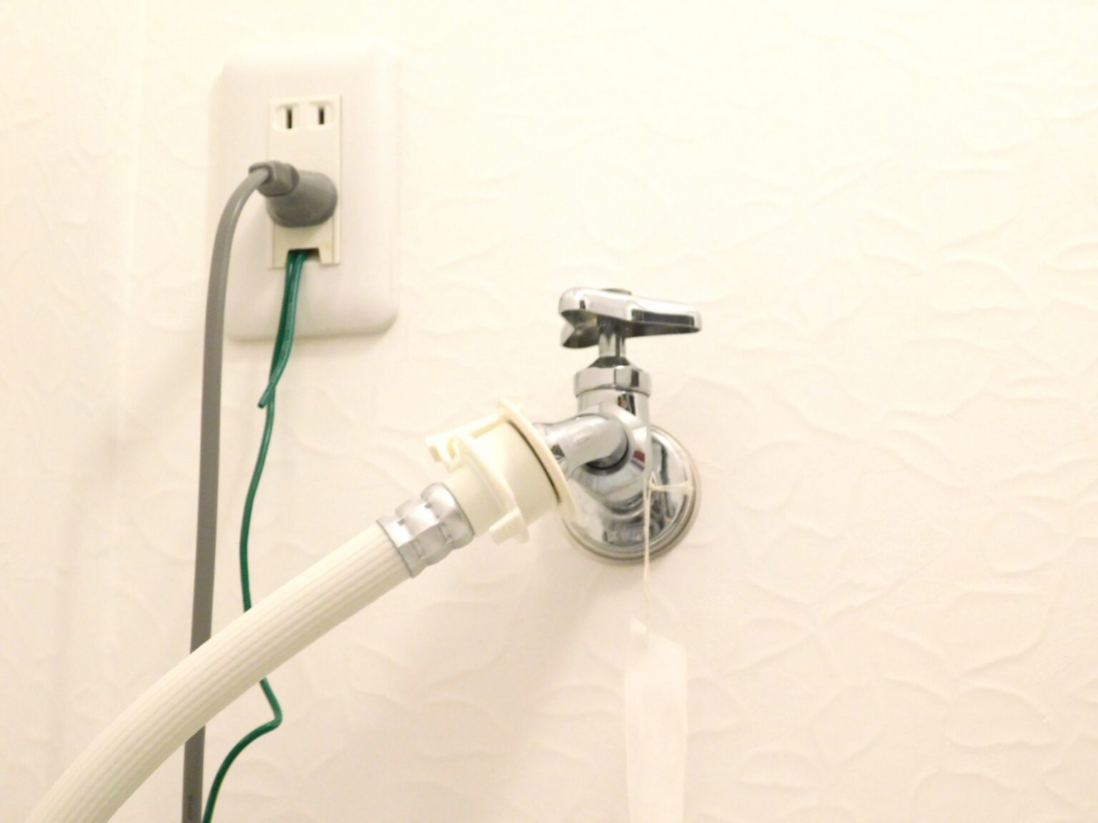 洗濯機の水が少ししか出ない!水の出が悪い時の直し方、原因チェック方法|生活の知恵大全 洗濯機の水が少ししか出ない!水の出が悪い時の直し方、原因チェック方法|生活の知恵大全